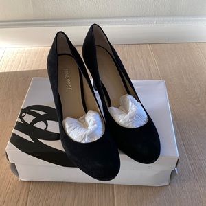 Nine West suede pump
